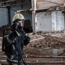 Gaisras Alytuje palaužė net stipriausius: ligoninėje atsidūrė du ugniagesiai