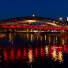 Pasaulinę hemofilijos dieną Vilniaus pastatai, tiltai nušvis raudonai