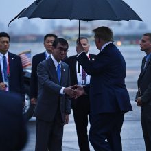 D. Trumpas atvyko į Japoniją: prezidentas prieš G-20 forumą nusiteikęs kovingai