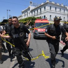 Tunise tuo pat metu susisprogdino du mirtininkai: yra žuvusiųjų