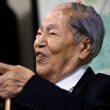 Sulaukęs 96-erių mirė žymus japonų aktyvistas, išgyvenęs Hirošimos branduolinę tragediją
