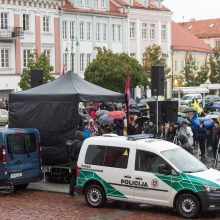 Sostinėje – mitingas prieš ribojimus nepasiskiepijusiems: žmonių antplūdžio šįkart nesulaukta