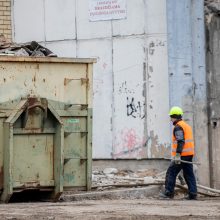 Kalniečių prekybos centras nyksta akyse: jau neliko pusės pastato