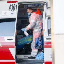 Vilniuje apvirtus lengvajam automobiliui nukentėjo moteris