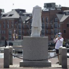 Bostone nupjauta K. Kolumbo statulos galva