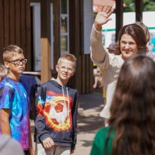D. Nausėdienė aplankė vasaros stovykloje poilsiaujančius lituanistinių mokyklų vaikus