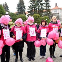 Krūties vėžiu sergančios moterys nepasiduoda - ruošiasi bėgimo varžyboms