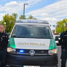 Policijos pareigūnai visoje Lietuvoje švyturėliais atidavė pagarbą žuvusiam kolegai