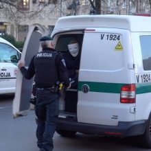 Vilniuje surengta akcija prieš kaukių dėvėjimą: tarp sulaikytųjų – O. Šurajevas