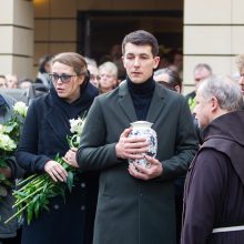 Aktorius A. Storpirštis atgulė amžino poilsio Menininkų kalnelyje