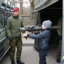 Pareigūnų organizuotoje atvirų durų dienoje – daugiau nei tūkstantis moksleivių