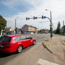 Vairuotojus Kaune piktina ne tik prasidėjusios spūstys: ar laukiama didelių avarijų?