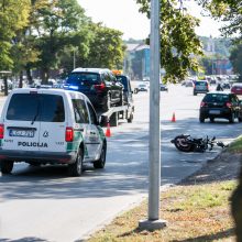 Per avariją Jonavos gatvėje nukentėjo motociklininkas