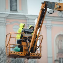 Ardoma Kauno eglė, kainavusi tūkstančius: dekoracijos bus panaudotos kitur