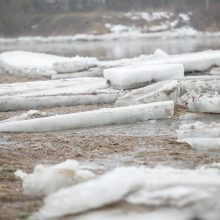 Grėsmė tolsta: Neryje vanduo nebekyla, potvynio nenusimato