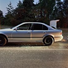 Nakties gaudynės: aštuonių policijos ekipažų persekiotas girtas BMW vairuotojas trauktas laukan jėga
