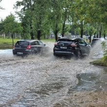 Po galingos liūties skaičiuoja nuostolius: labiausiai kliuvo Kauno apskričiai