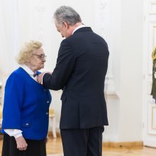 G. Nausėda įteikė valstybės apdovanojimus per 60 Lietuvos ir užsienio piliečių