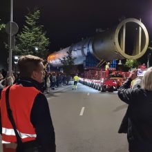 „Orlen Lietuva“: įklimpęs milžiniškas krovinys pratęsė kelionę