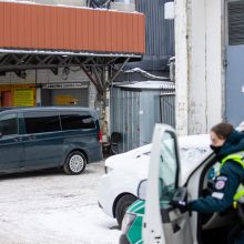 Šiaurės garažuose ieškoma kažko svarbaus: laužiamasi ne tik į juos, bet ir į ten esančius seifus