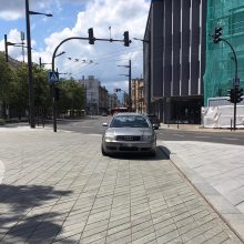 Vairuotojų gudrybės: Laisvės alėjoje įsirengė nelegalų parkingą