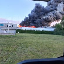 Ordfører: På grunn av brannen ved Roda-bedriften er nærliggende virksomheter stengt