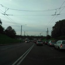 Dėl avarijos Petrašiūnuose – didžiulė eismo spūstis