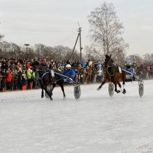 Valstybės atkūrimo 100-čiui skirtose lenktynėse – 100 žirgų