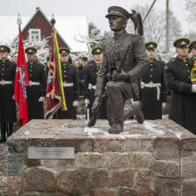 Merkinėje atidengta Lietuvos partizanų vado Adolfo Ramanausko-Vanago skulptūra