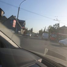Vilijampolėje – autobuso ir BMW avarija: sužaloti trys keleiviai