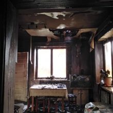 Po gaisro viską tenka pradėti nuo nulio: šeima prašo geradarių pagalbos