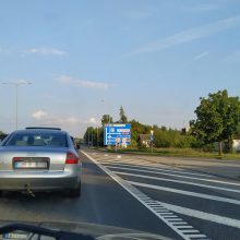Netoli Vilniaus – masinė avarija: stringa eismas
