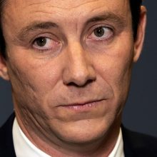 Prancūziją krečia sekso skandalas: pagrindiniam herojui kainavo mero postą