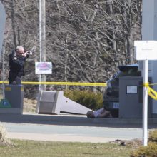Kanada tokio išpuolio dar nematė: policininku persirengęs šaulys pražudė 16 žmonių