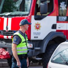 Masinė avarija Kaune: susidūrė trys automobiliai ir troleibusas, nukentėjo kūdikis