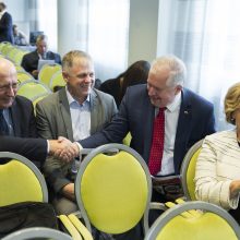 V. Landsbergis: visuomeniniai komitetai – savų „chebrutės“ ir „gaujelės“