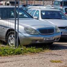 Ekspertai: tikėtis, kad automobilis iš Vokietijos turės maža ridą – naivoka