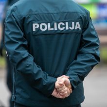Į suvestines patekęs konfliktas Kauno policininko namuose: iš namų iškraustytas kolega jau ginamas