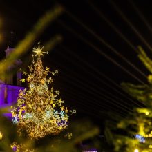 Kaunas valandai užgesins Kalėdų eglę ir šventinį apšvietimą: solidarizuosis su Ukraina