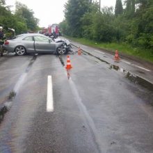 Po skaudžios avarijos tyrėja bandė „išsukti“ girtą policininką – už tai sumokės Kauno policija