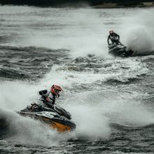 Vandens motociklų sporto profesionalai kviečia mėgėjus į lenktynių trasą