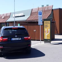 Apkarto pusryčiai „McDonald'e“: už aikštelėje praleistą pusvalandį – 30 eurų 