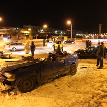 Tragedija: A.Stiklioraičio vairuojamas „Mercedes Benz“ rėžėsi į „Opel Astrą“.