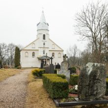 Paveldas: 1620 m. iškilusi Lapių Šv.Jono Krikštytojo bažnyčia – pripažinta kultūros vertybė.