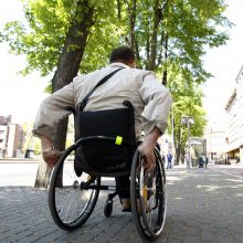 Pagalba neįgaliam kauniečiui primena patyčias?