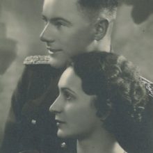1936 m.: Lietuvos kariuomenės vyr. ltn. J.Semaškos ir Elenos Dambrauskaitės vestuvinė nuotrauka.