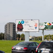 Plakatai sukėlė diskusiją: piršlybos per visą miestą ar apsukri reklama?