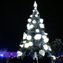 Saldžios Kalėdos atėjo į Kauną: įžiebta pagrindinė miesto eglė!