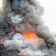 Milžiniškas gaisras Petrašiūnuose – ir policijos akiratyje