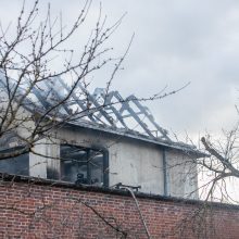 Ringauduose – sprogimas ir didžiulis gaisras: nukentėjo namo šeimininkas